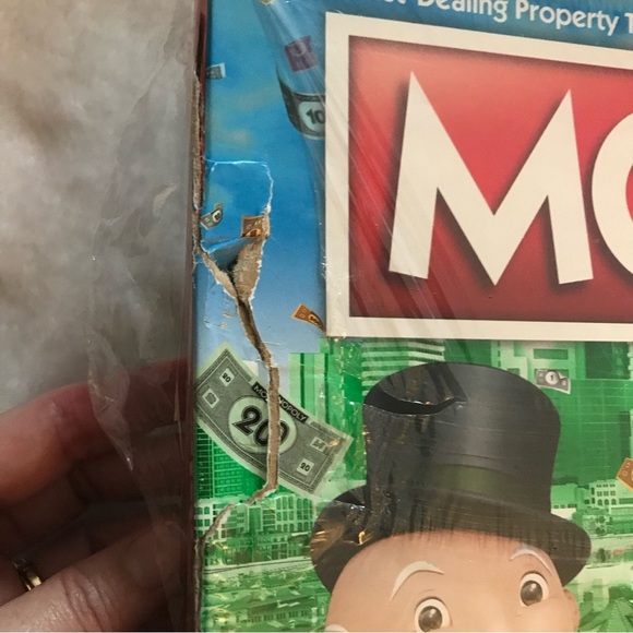 Hasbro Monopoly Classic Board Gam 2017 Hasbro Brand New C1009 - Picture 6 of 13